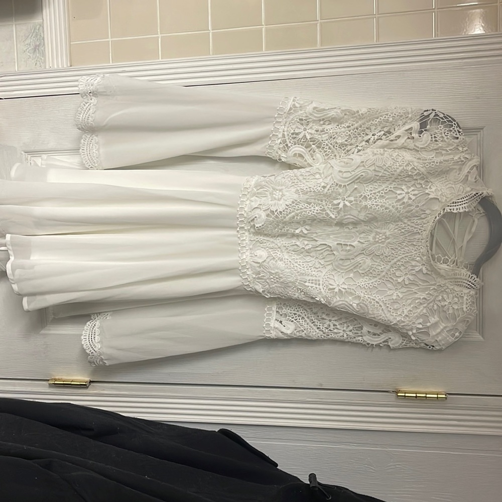 Southern fried chic bell sleeve white lace skater dress brand new never worn